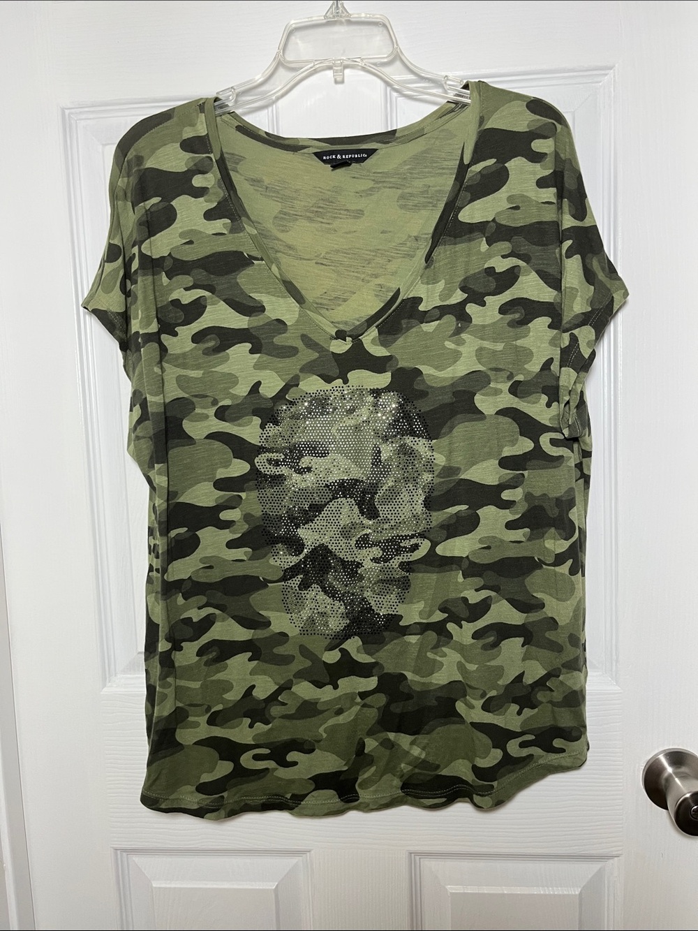 Rock & Republic Olive Green Camo V-Neck Tee with Studded Skull Graphic
